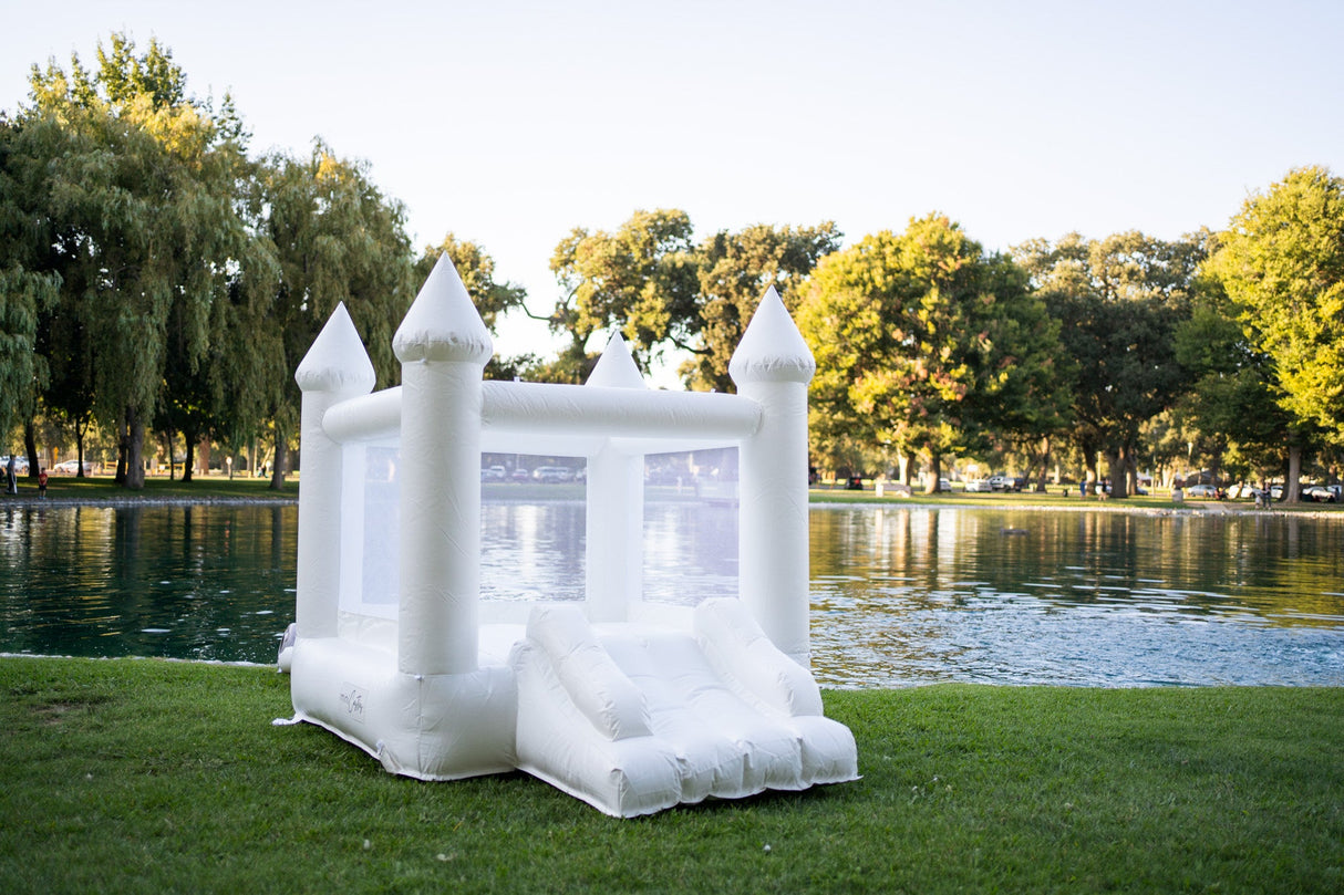 Mini Ava - White Bounce House with Cone Tops
