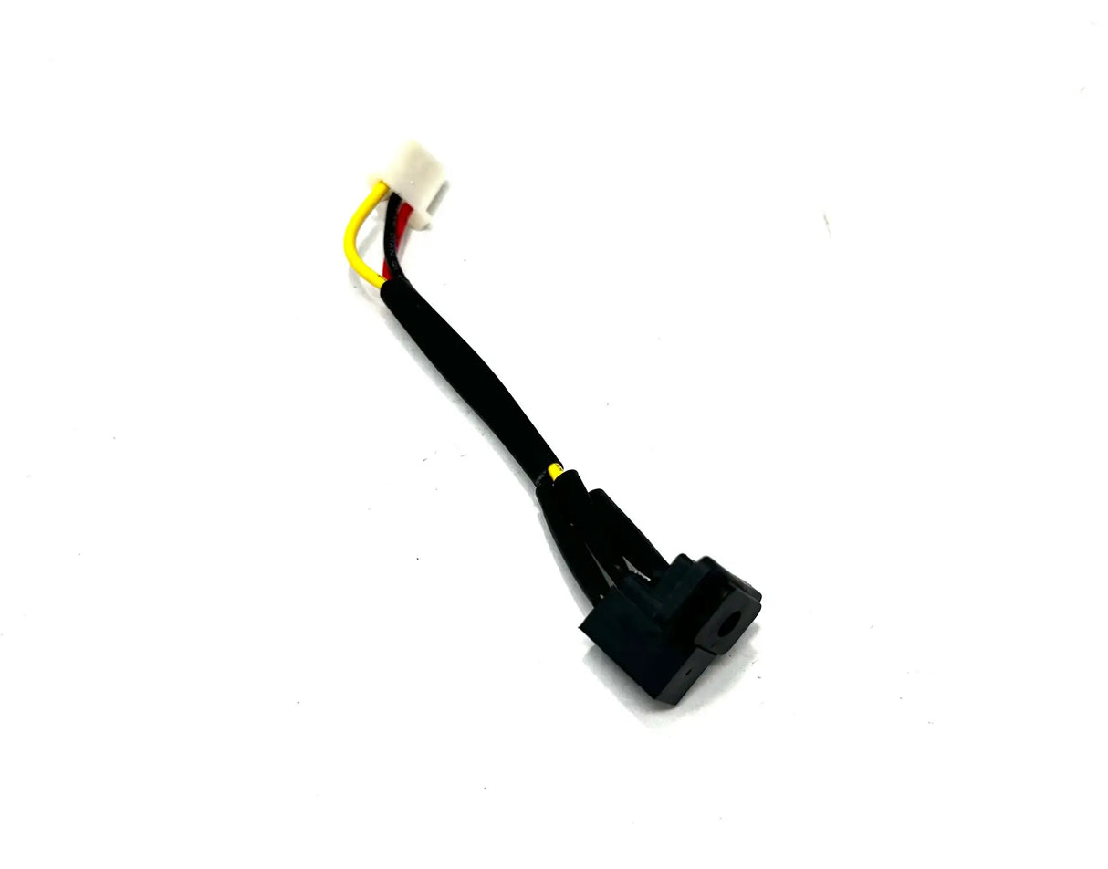 24V/2WD Audi Q5 - Charging port