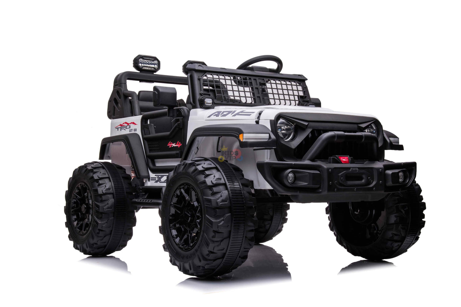 The White 24V/4WD Xtreme Ride on Truck is an electric toy car with Eva Wheels and leather seats, styled like an off-road vehicle. It features a steering wheel, grid windshield, and side mirrors—ideal for exciting outdoor adventures.