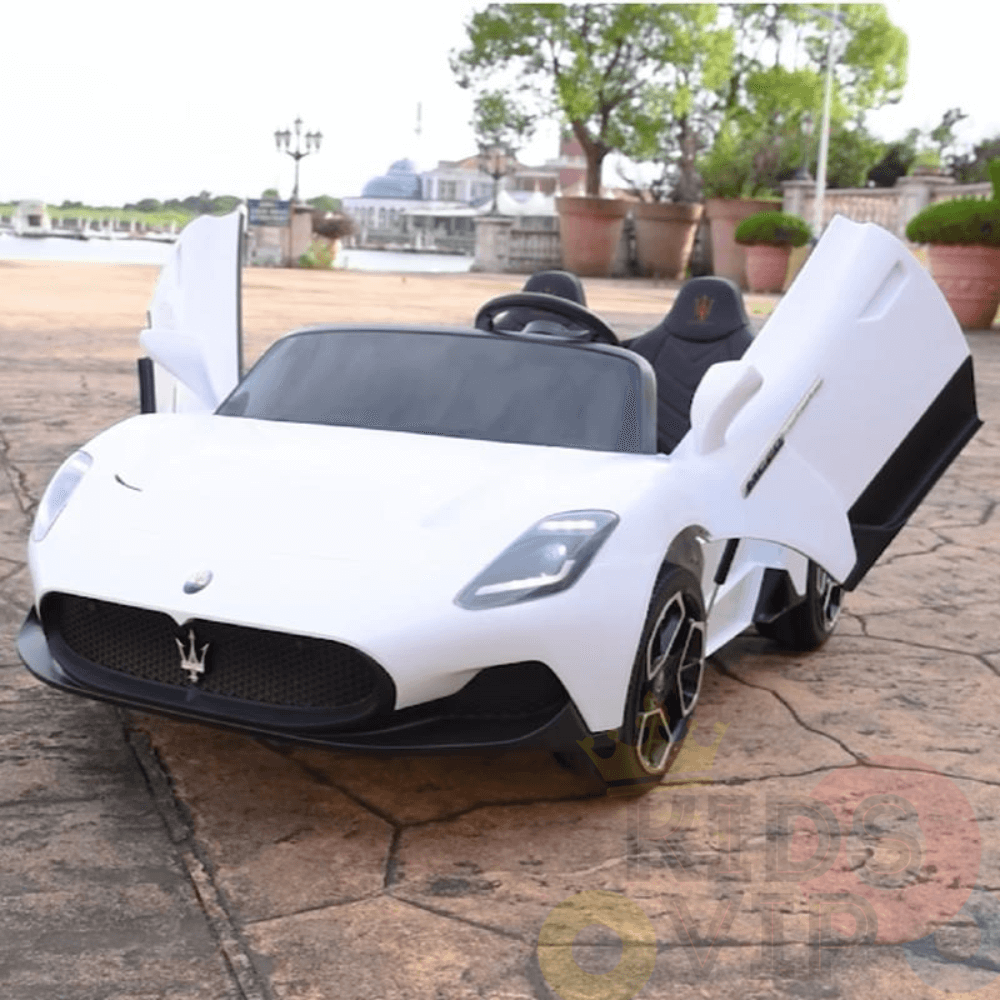 Experience Luxury: White XXL 24V /105W Maserati MC20 | Premium 2-Seater with RC, Leather Seats & Rubber Tires