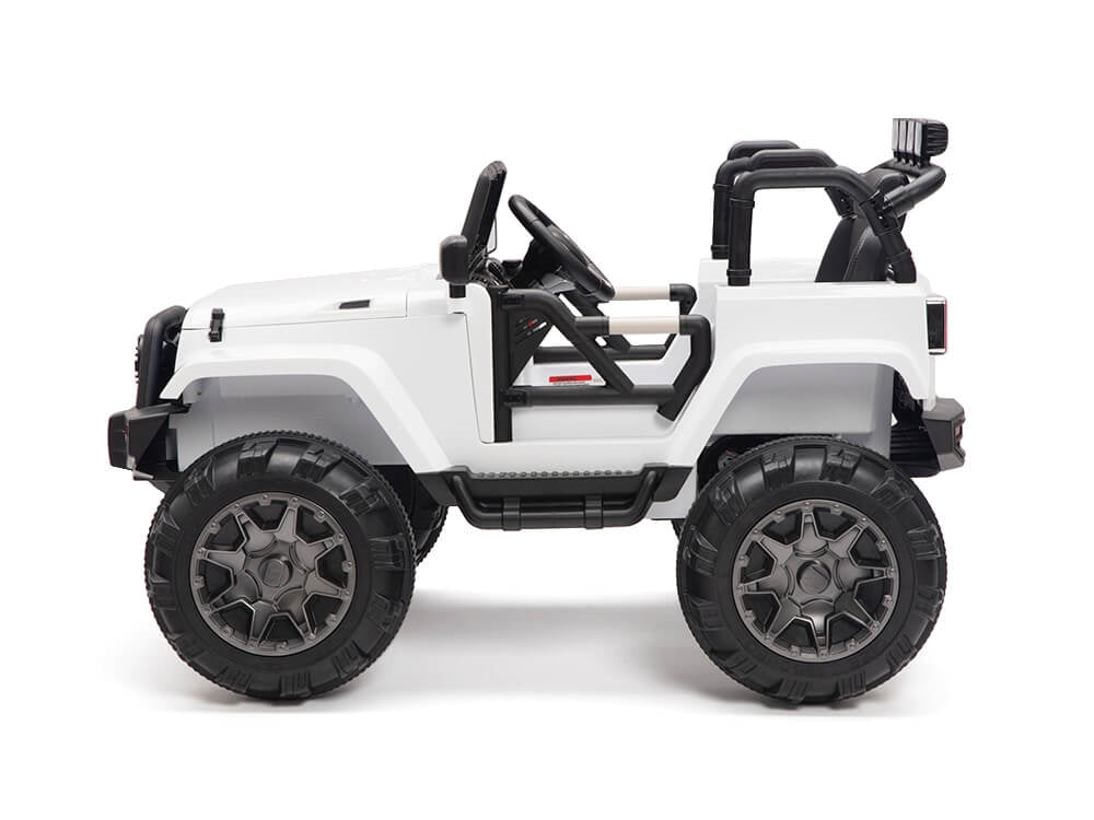 The White 12V Sport Edition Trailcat Big Wheels Kids Ride-on Truck resembles an off-road vehicle with a sleek open-top. It features a steering wheel, sturdy black roll cage, and parental remote control for added safety.