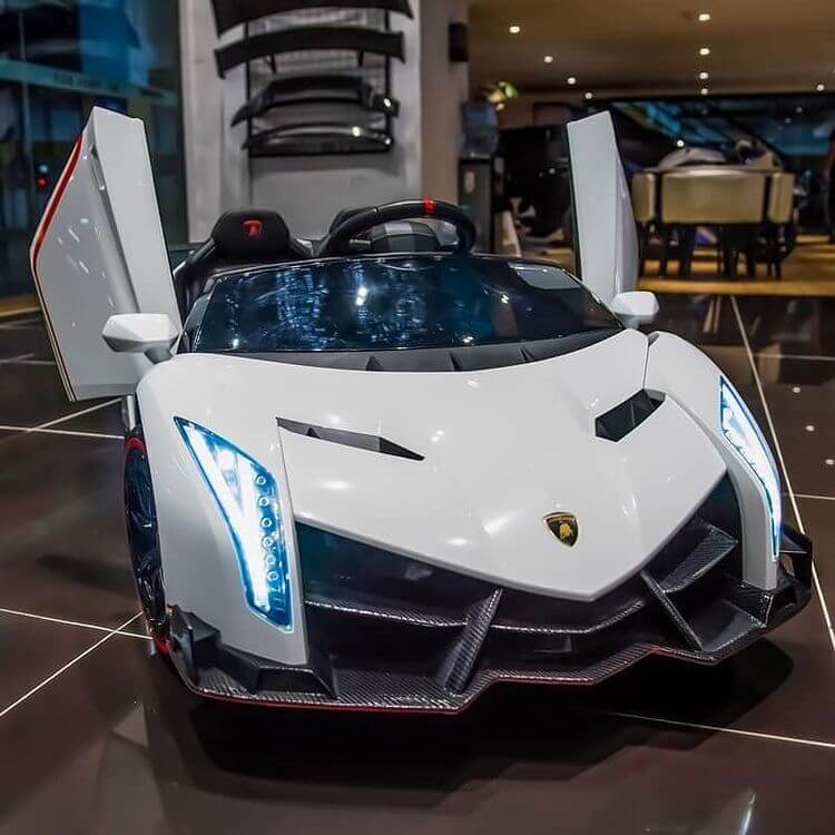 Windshield for 12V Lamborghini Veneno (2 Seat)