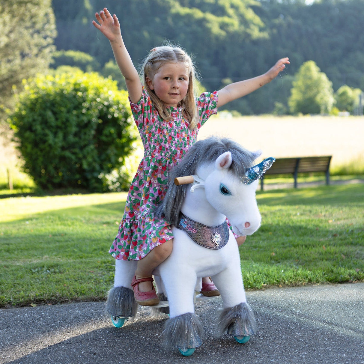 Toddlers Indoor/Outdoor Grey Ride-On Unicorn with Cushioned Seat, Anti-Slip Wheels (Ages 3–4)
