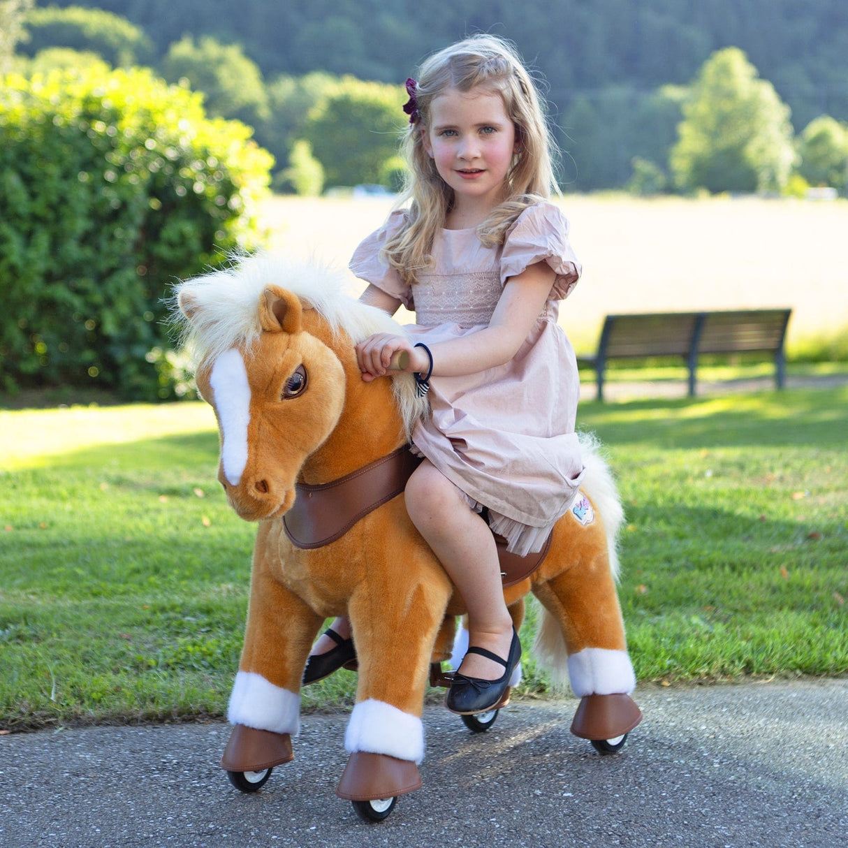 Toddlers Indoor/Outdoor Golden Ride-On Pony with Cushioned Seat, Anti-Slip Wheels (Ages 3–4)